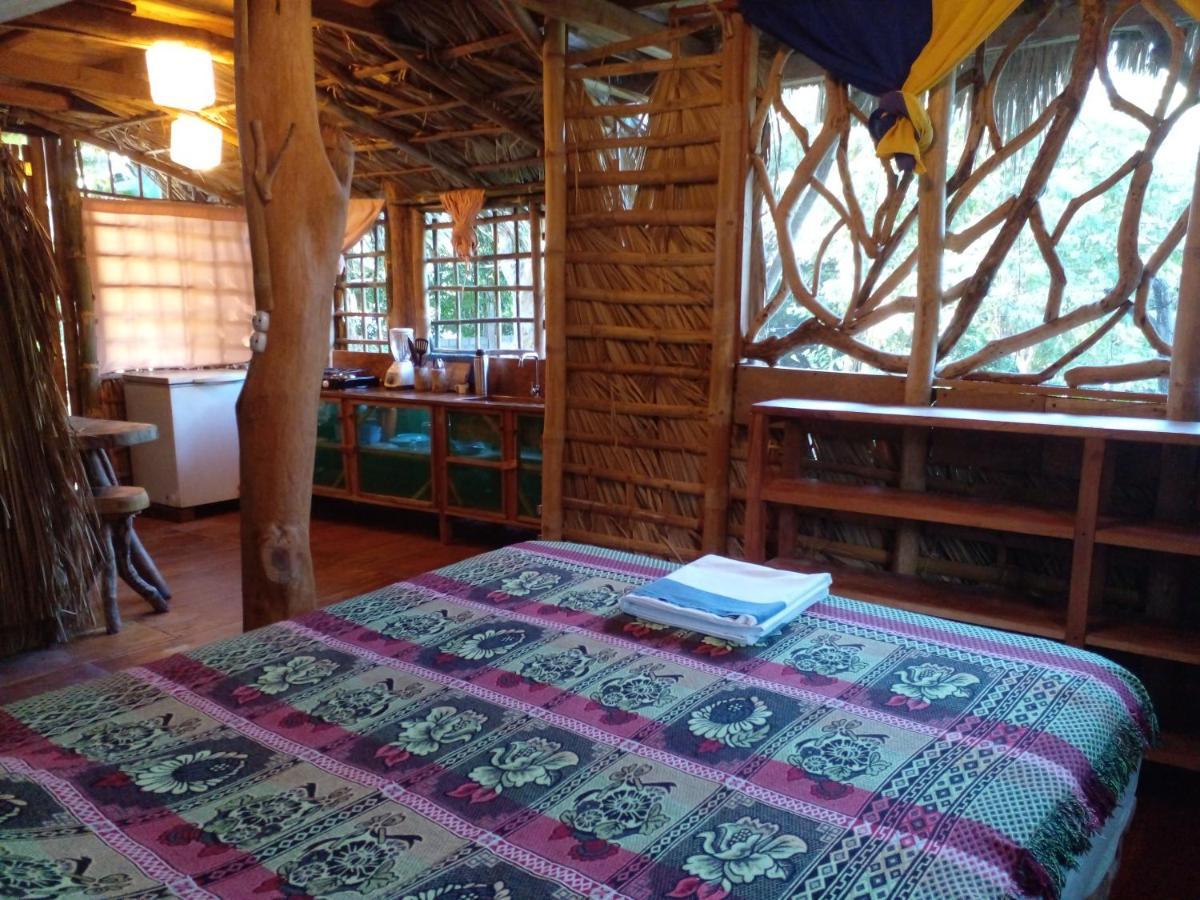 El Bamboo Cabins Balgue Exteriér fotografie