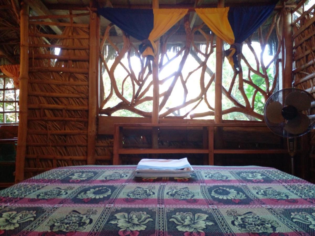 El Bamboo Cabins Balgue Exteriér fotografie