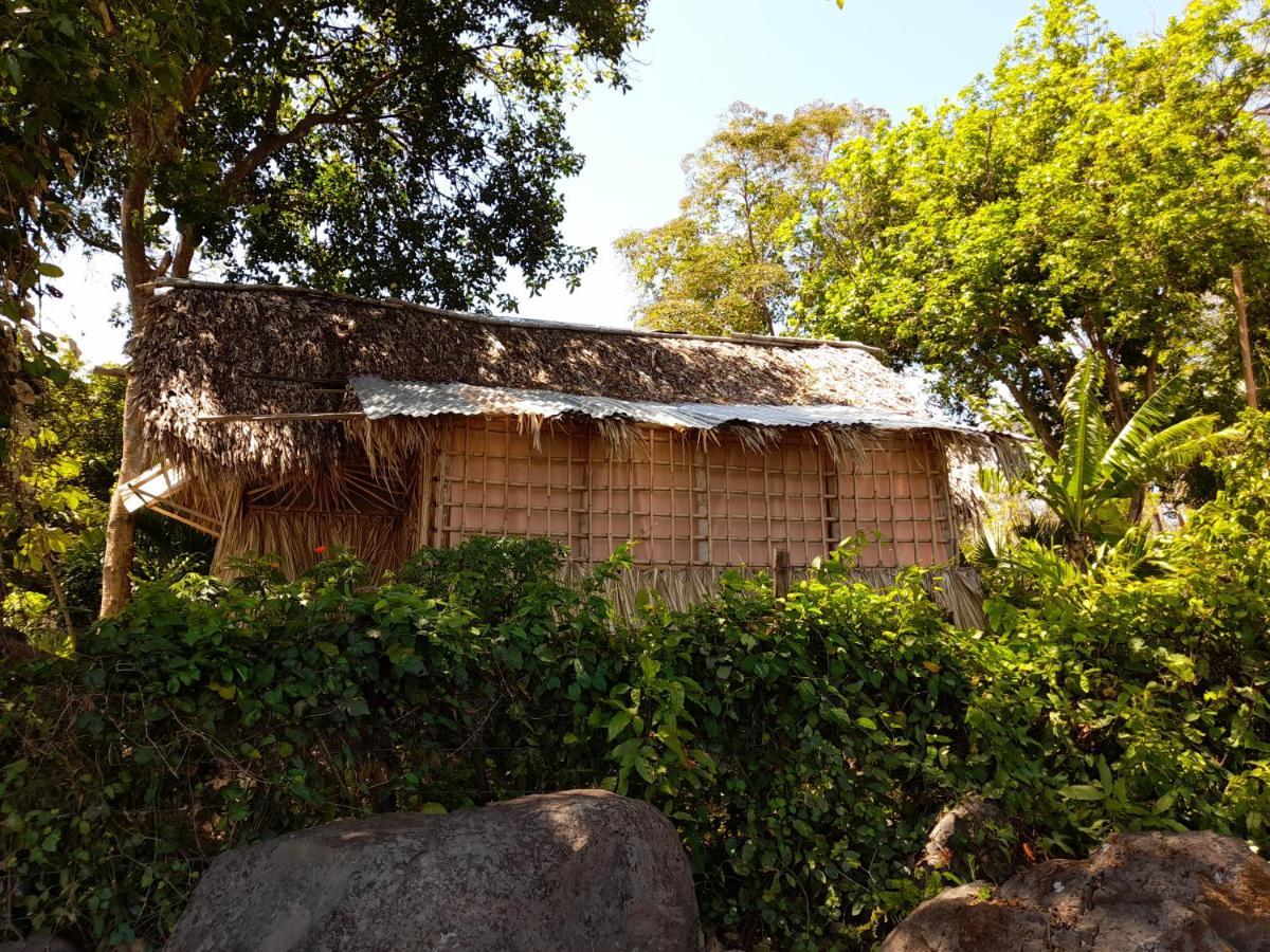El Bamboo Cabins Balgue Exteriér fotografie