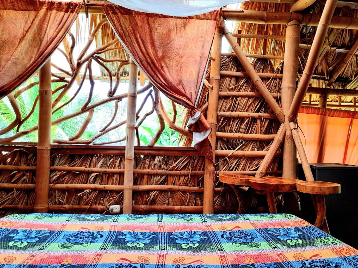 El Bamboo Cabins Balgue Exteriér fotografie