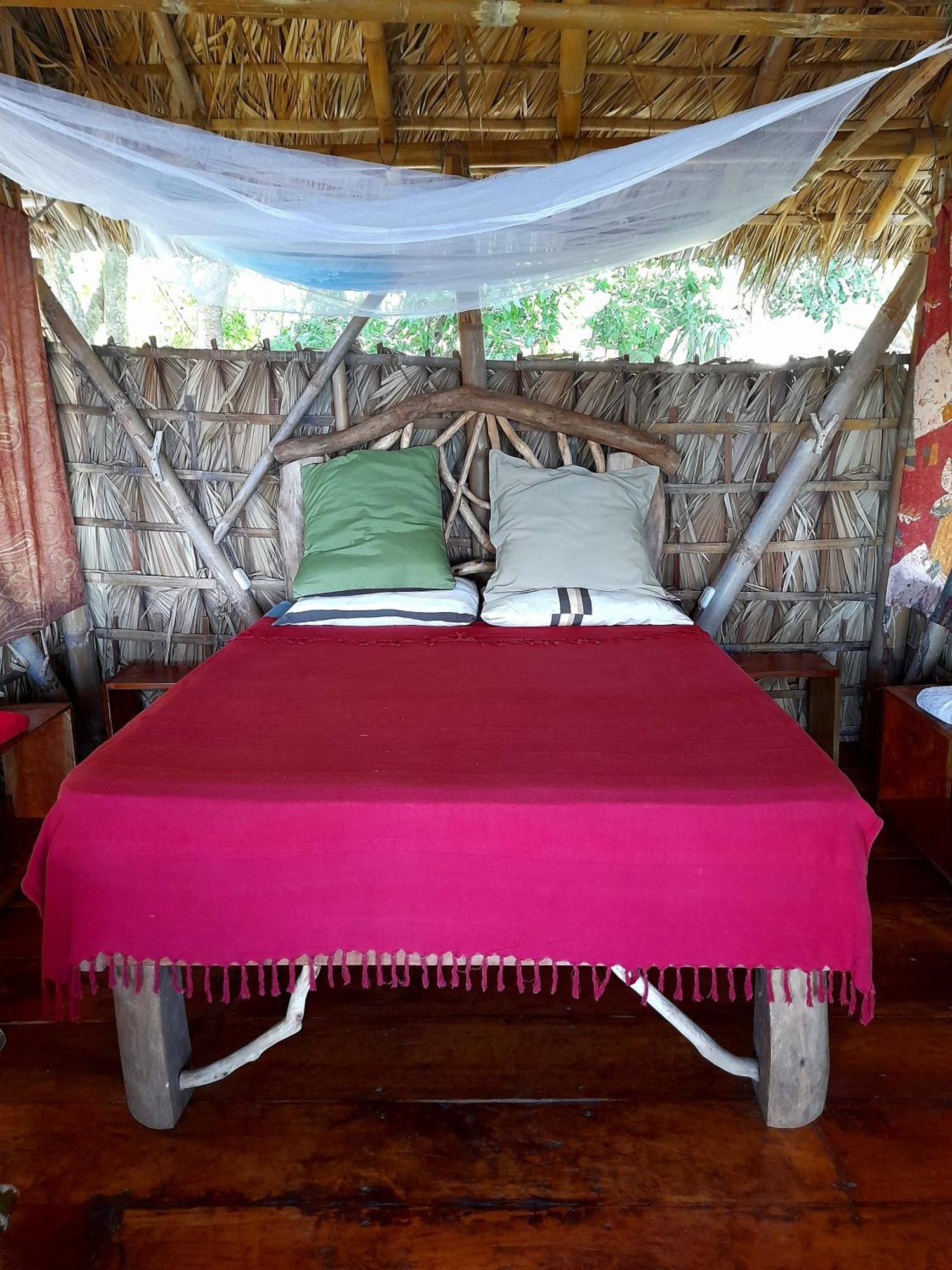 El Bamboo Cabins Balgue Exteriér fotografie