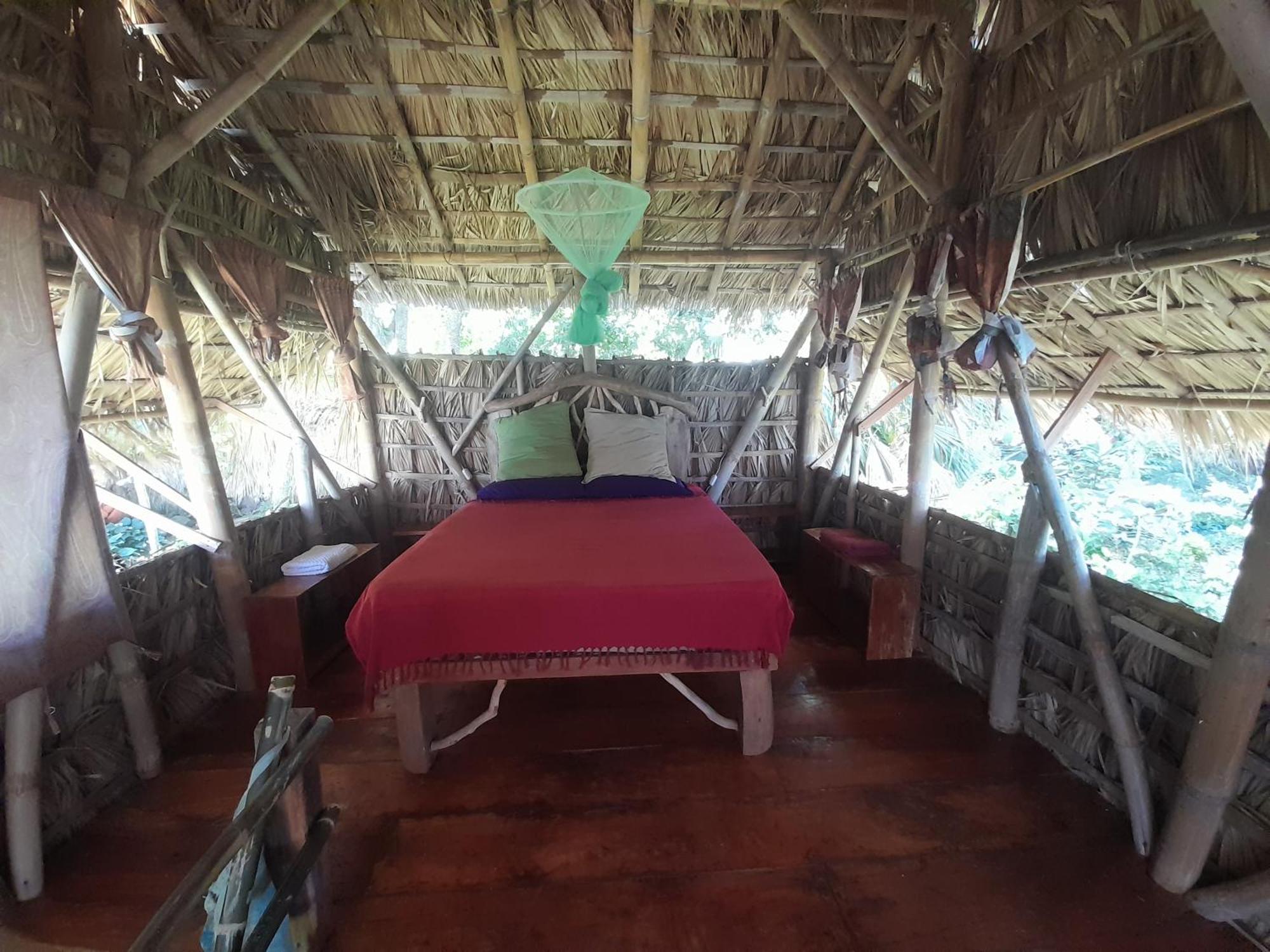 El Bamboo Cabins Balgue Exteriér fotografie