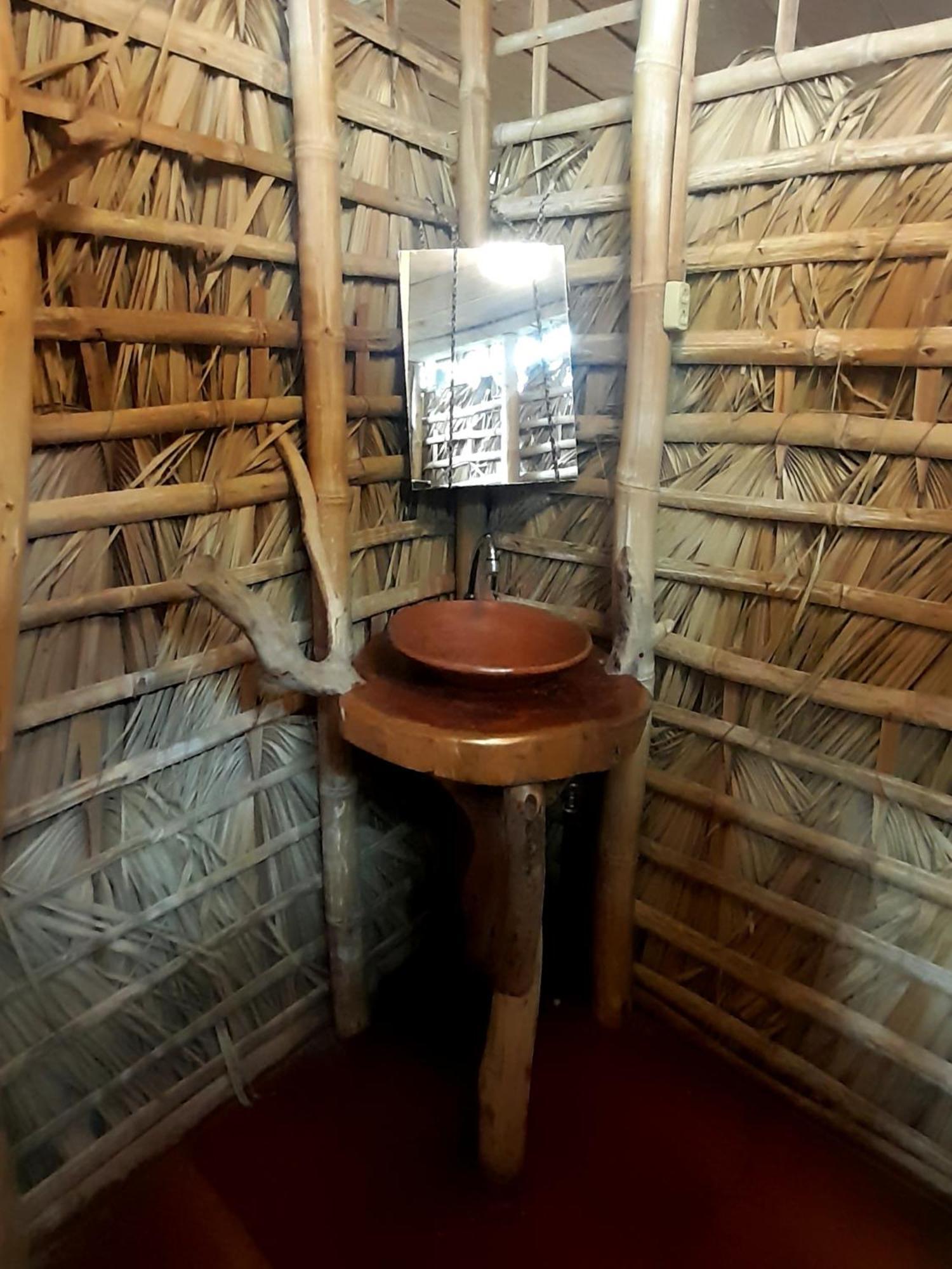 El Bamboo Cabins Balgue Exteriér fotografie