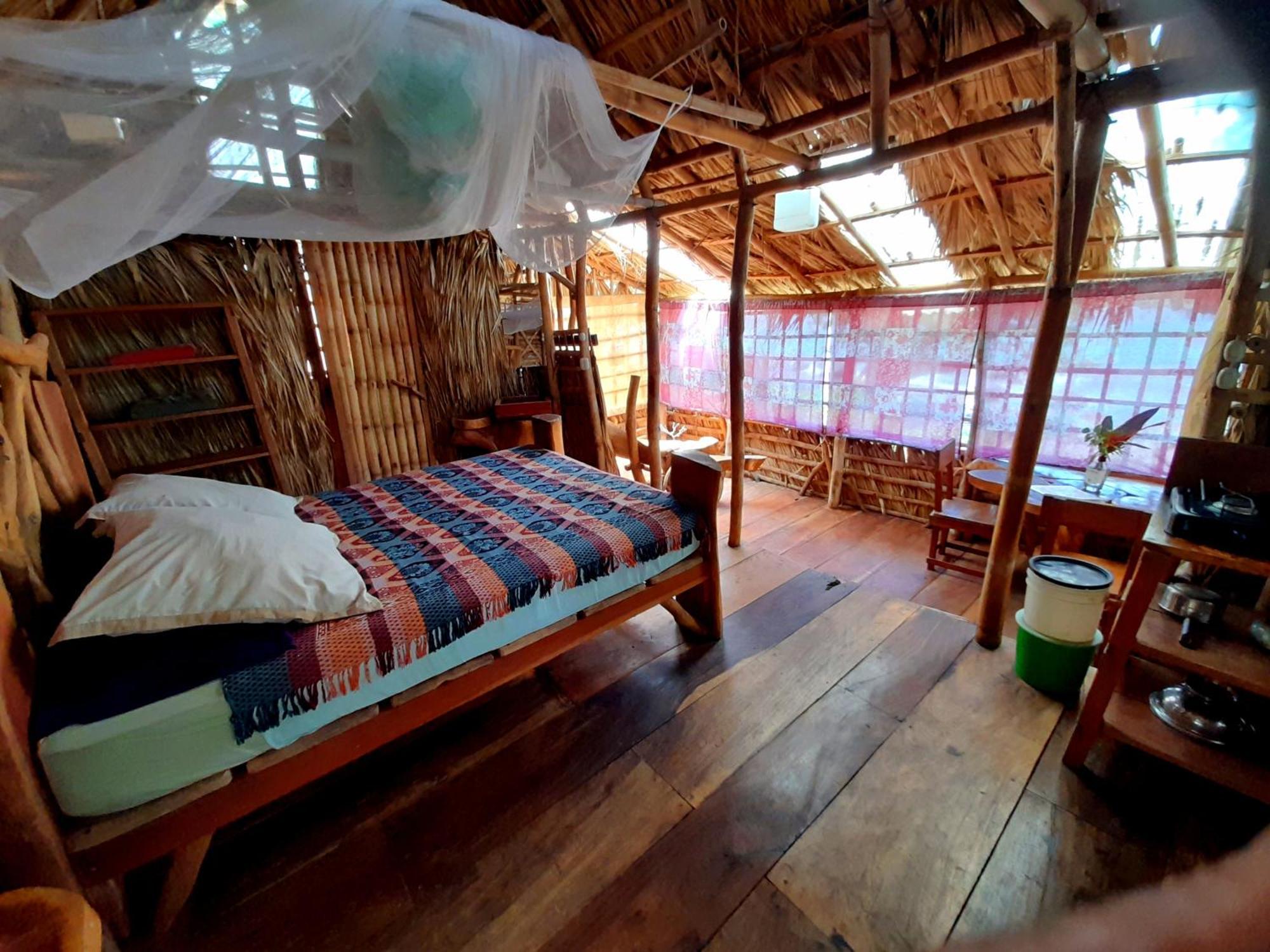 El Bamboo Cabins Balgue Exteriér fotografie